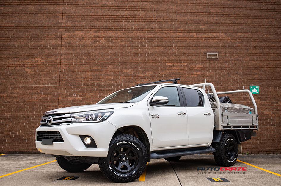 TOYOTA HILUX N80 4WD RIPPER MATTE BLACK